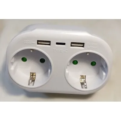 Розгалужувач LMA79003 16A 4000W + 2USB з  заземленням 2769 Lemanso